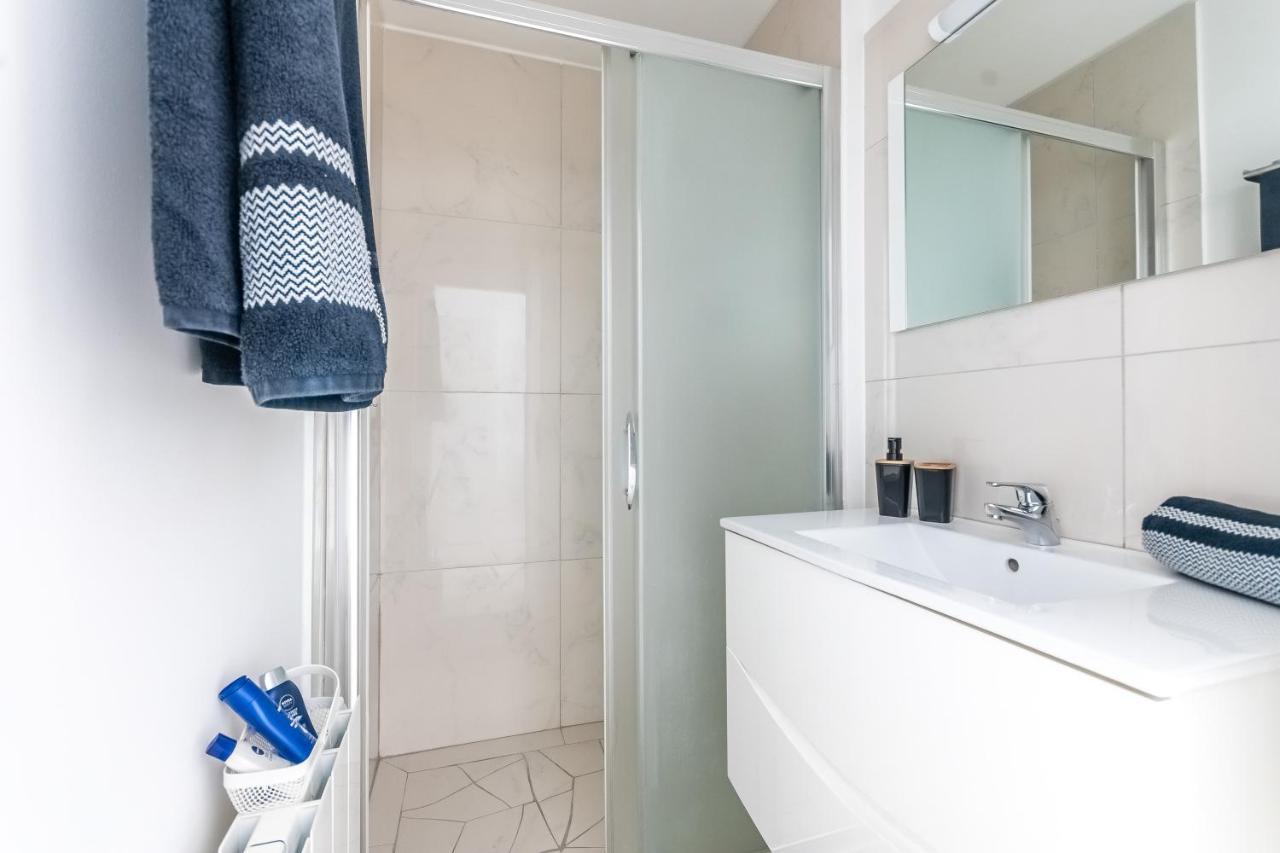 Le Georges Apartment Montbeliard Bagian luar foto